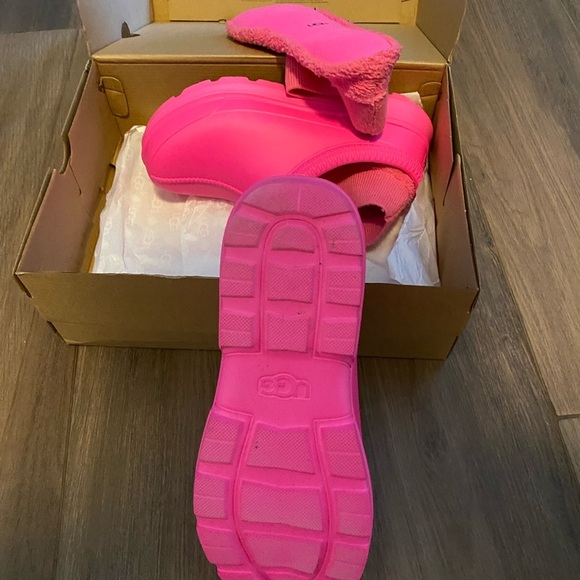UGG Vibrant Pink Platform Clogs - Women’s Size 9 - Picture 4 of 5